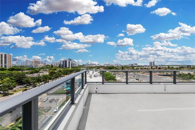 2960 NE 207th St 817, Aventura, FL 33180