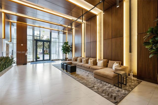 2960 NE 207th St 817, Aventura, FL 33180