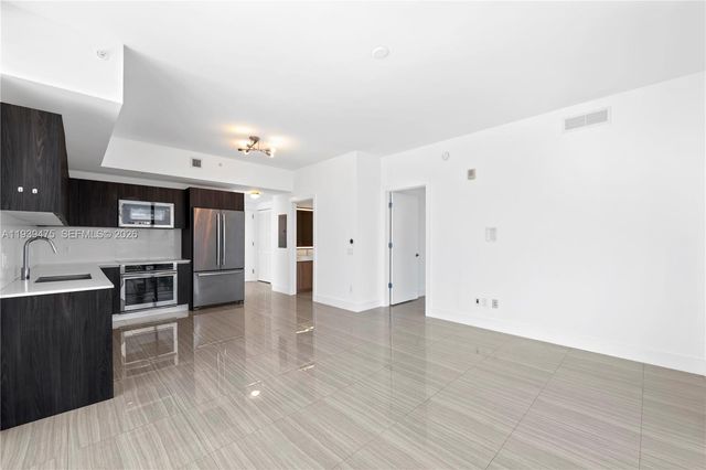 2960 NE 207th St 817, Aventura, FL 33180