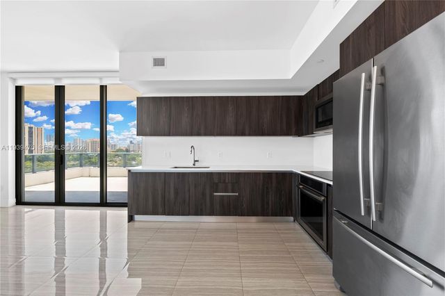 2960 NE 207th St 817, Aventura, FL 33180