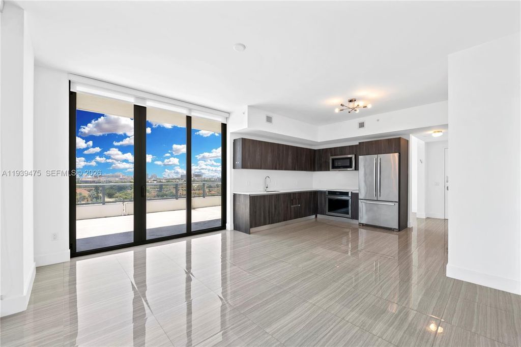 2960 NE 207th St 817, Aventura, FL 33180