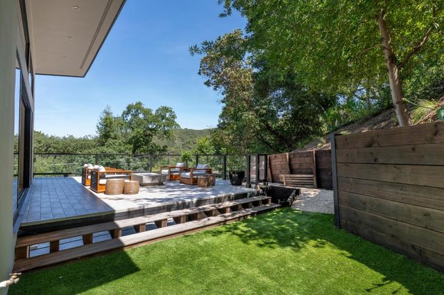 124 Foxwood Road, Portola Valley, CA 94028