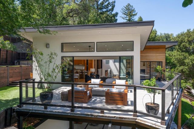 124 Foxwood Road, Portola Valley, CA 94028