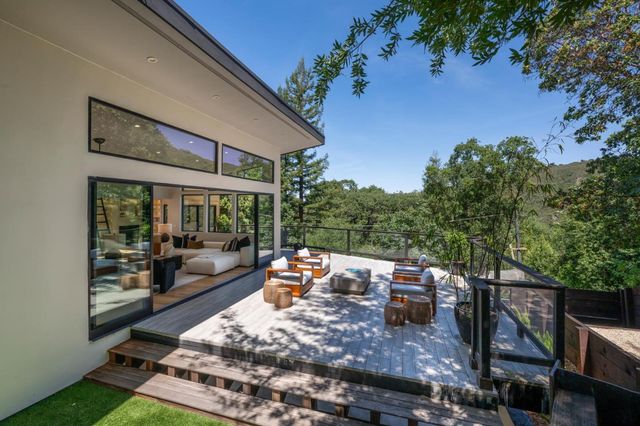 124 Foxwood Road, Portola Valley, CA 94028