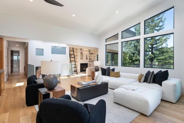 124 Foxwood Road, Portola Valley, CA 94028