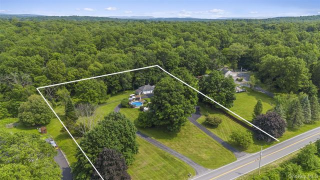 421 Orchard Drive, Wallkill, NY 12589