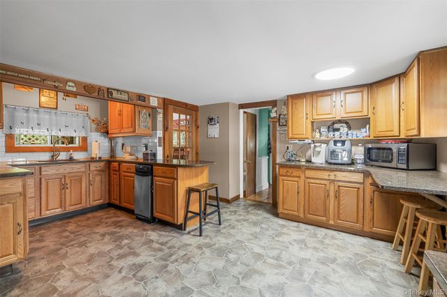 421 Orchard Drive, Wallkill, NY 12589