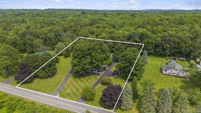 421 Orchard Drive, Wallkill, NY 12589