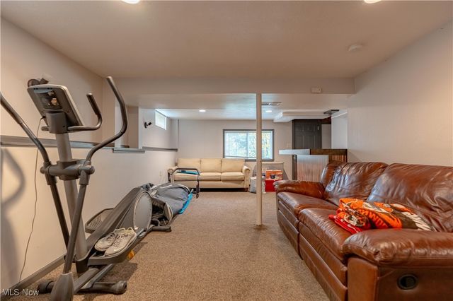 540 Carver Street NW, Massillon, OH 44647