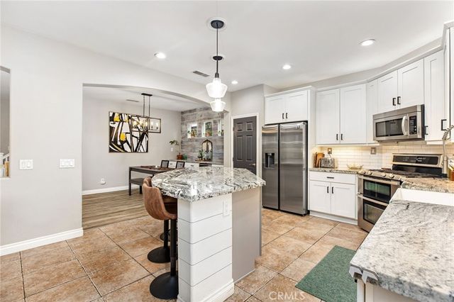 33496 Cedar Creek, Lake Elsinore, CA 92532