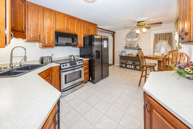 926 E Post Road, Anderson, IN 46012