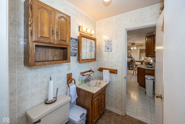 926 E Post Road, Anderson, IN 46012