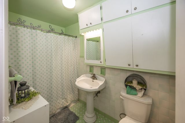 926 E Post Road, Anderson, IN 46012