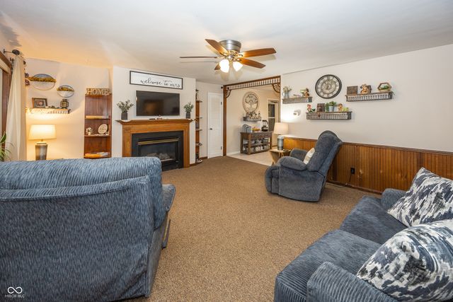 926 E Post Road, Anderson, IN 46012