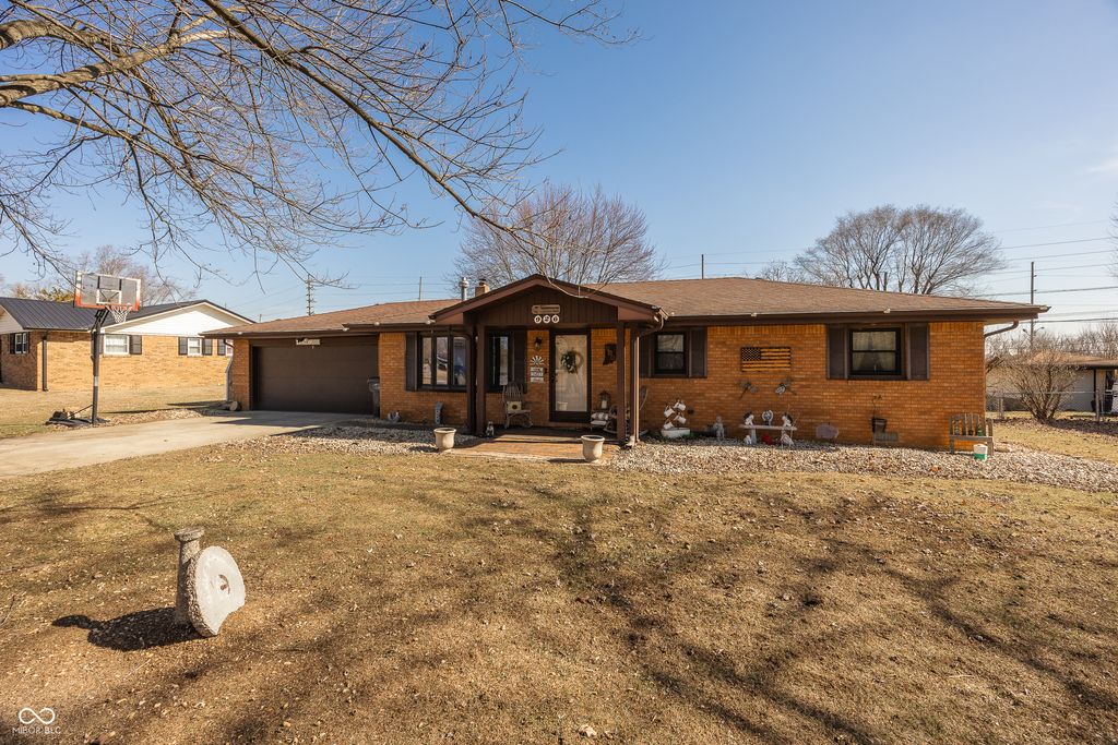 926 E Post Road, Anderson, IN 46012