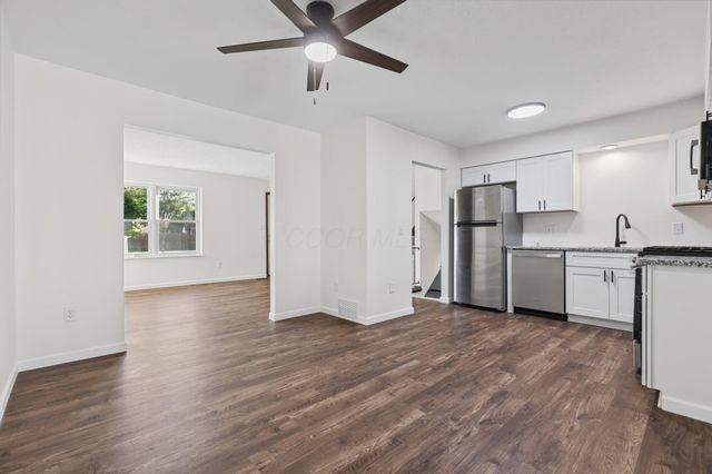 2050 Willow Run Road, Grove City, OH 43123
