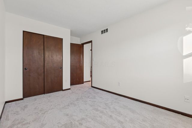 2050 Willow Run Road, Grove City, OH 43123