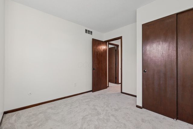 2050 Willow Run Road, Grove City, OH 43123