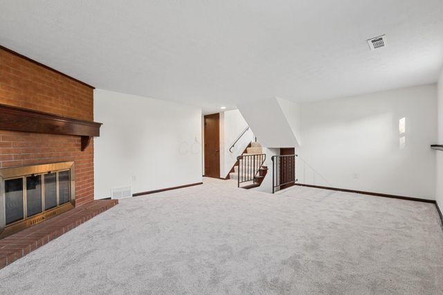 2050 Willow Run Road, Grove City, OH 43123