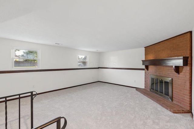 2050 Willow Run Road, Grove City, OH 43123