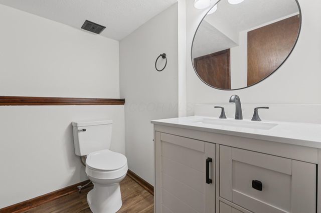 2050 Willow Run Road, Grove City, OH 43123