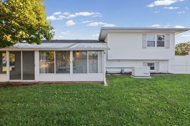 2050 Willow Run Road, Grove City, OH 43123