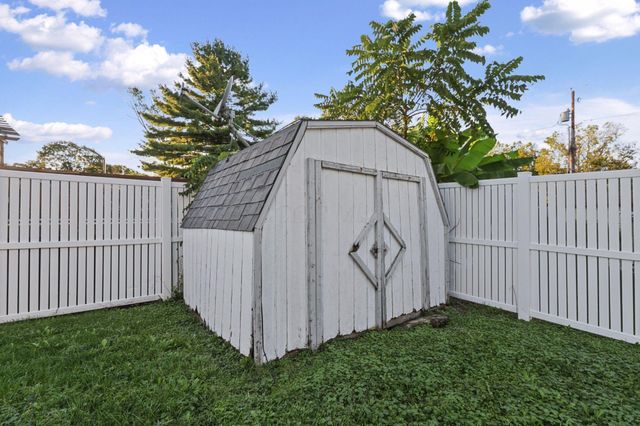 2050 Willow Run Road, Grove City, OH 43123