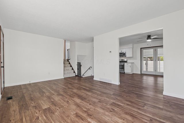 2050 Willow Run Road, Grove City, OH 43123
