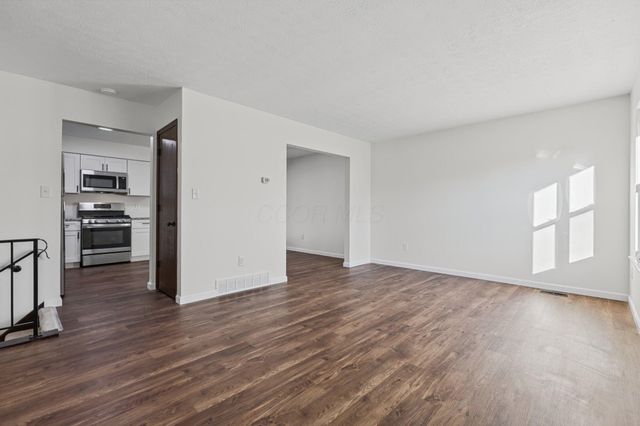 2050 Willow Run Road, Grove City, OH 43123