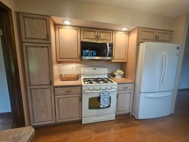 3806 Hastings Court, Valparaiso, IN 46383