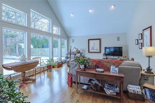 47 Falcon Trail, Pittsford, NY 14534