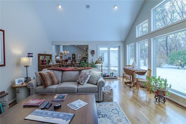 47 Falcon Trail, Pittsford, NY 14534