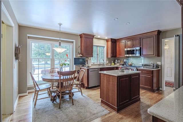 47 Falcon Trail, Pittsford, NY 14534