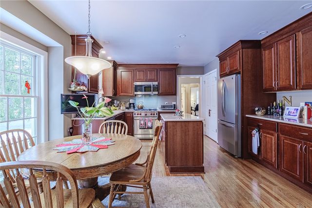 47 Falcon Trail, Pittsford, NY 14534