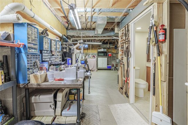 47 Falcon Trail, Pittsford, NY 14534