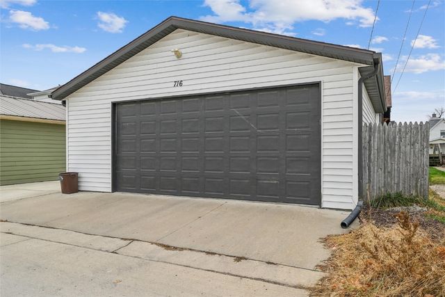 716 F Avenue NW, Cedar Rapids, IA 52405