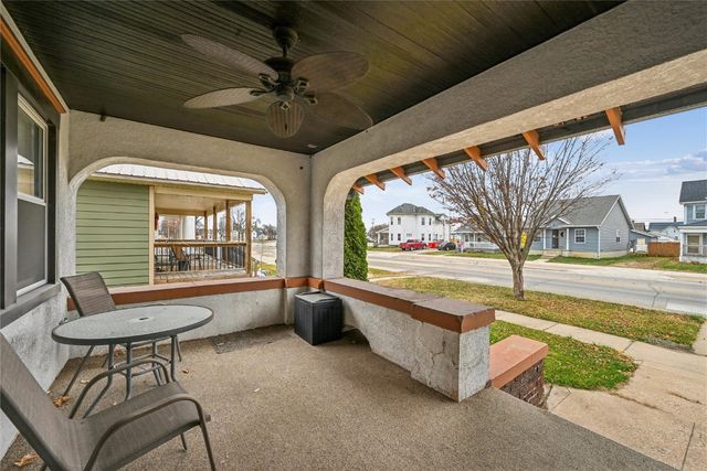 716 F Avenue NW, Cedar Rapids, IA 52405