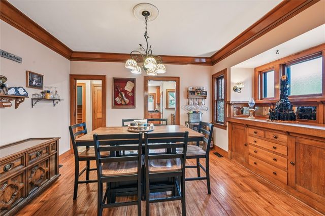 716 F Avenue NW, Cedar Rapids, IA 52405