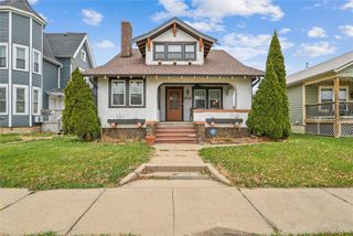 716 F Avenue NW, Cedar Rapids, IA 52405