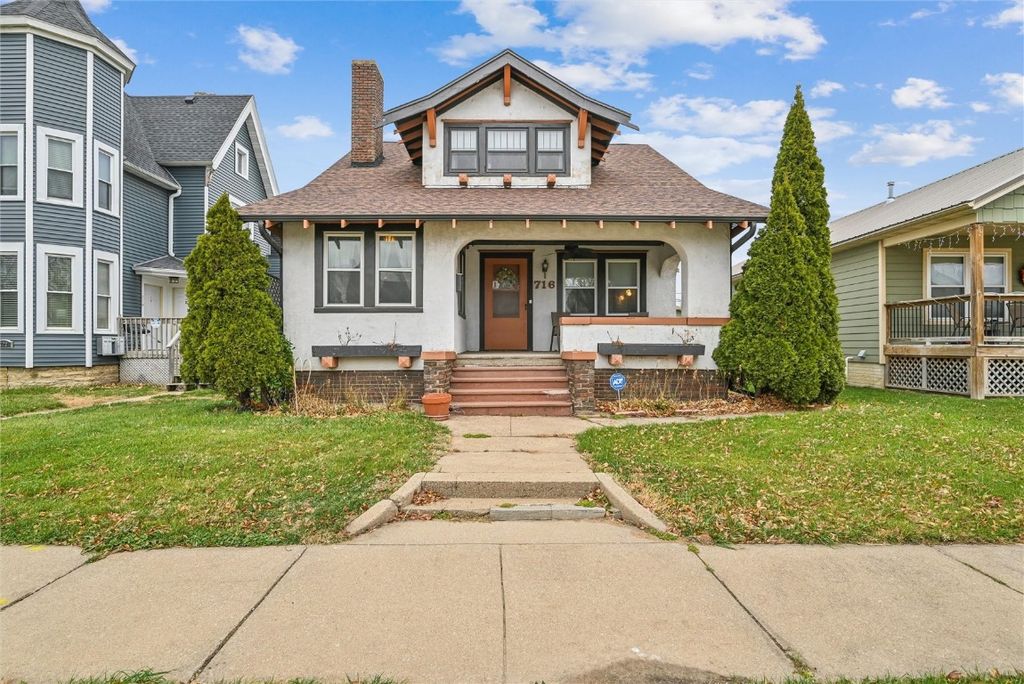 716 F Avenue NW, Cedar Rapids, IA 52405