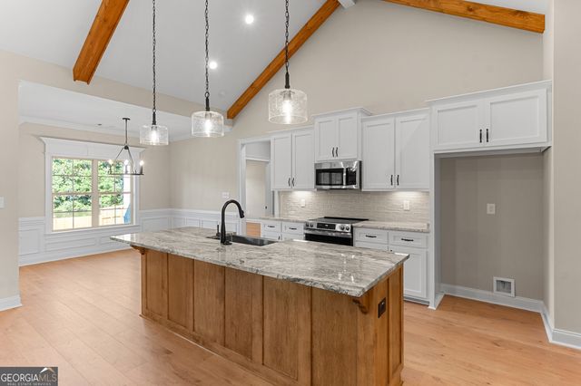 212 Golden Chestnut Bend, Bonaire, GA 31005