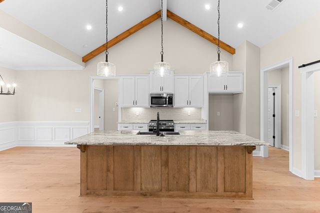 212 Golden Chestnut Bend, Bonaire, GA 31005