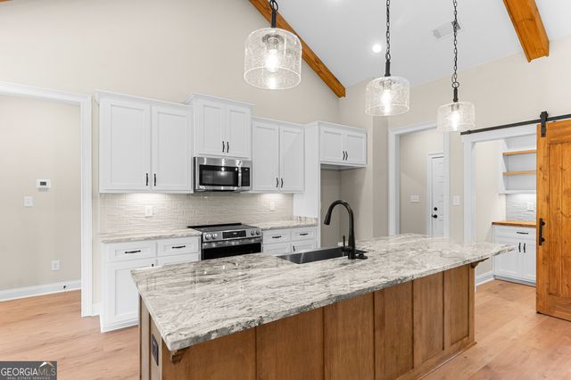 212 Golden Chestnut Bend, Bonaire, GA 31005