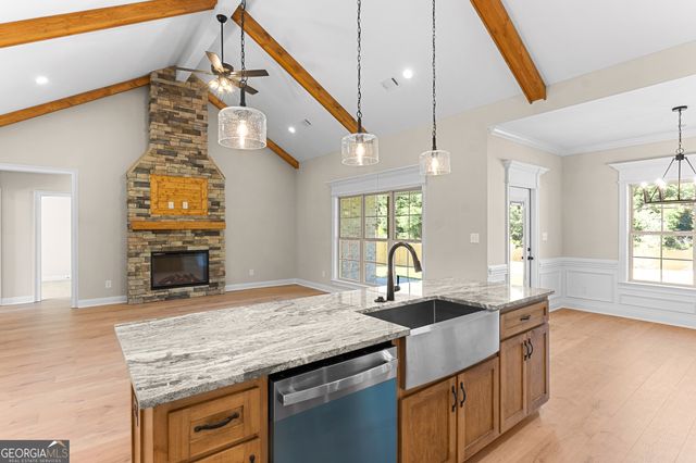 212 Golden Chestnut Bend, Bonaire, GA 31005