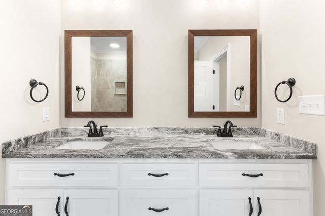 212 Golden Chestnut Bend, Bonaire, GA 31005