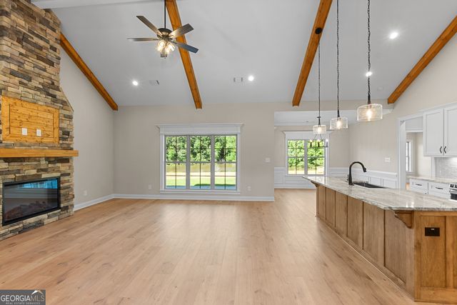 212 Golden Chestnut Bend, Bonaire, GA 31005