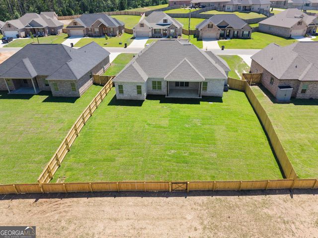 212 Golden Chestnut Bend, Bonaire, GA 31005