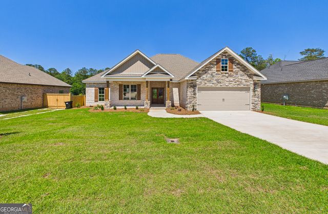 212 Golden Chestnut Bend, Bonaire, GA 31005