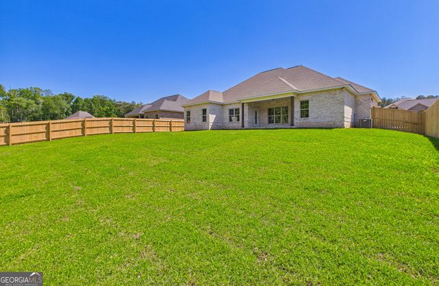 212 Golden Chestnut Bend, Bonaire, GA 31005