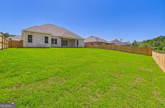 212 Golden Chestnut Bend, Bonaire, GA 31005
